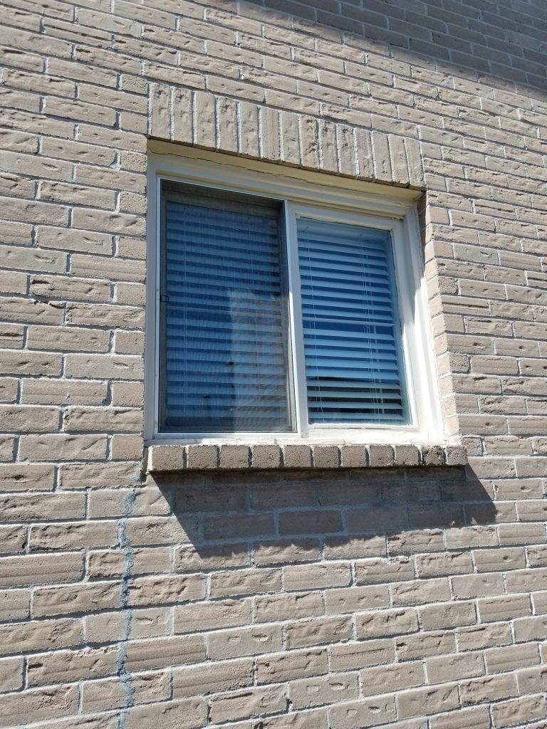 windows project – Barrie – crisp & bright - before