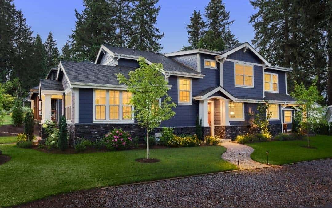dark-elegant-colours-exterior-home-design-trends-Weaver-Exterior-Barrie