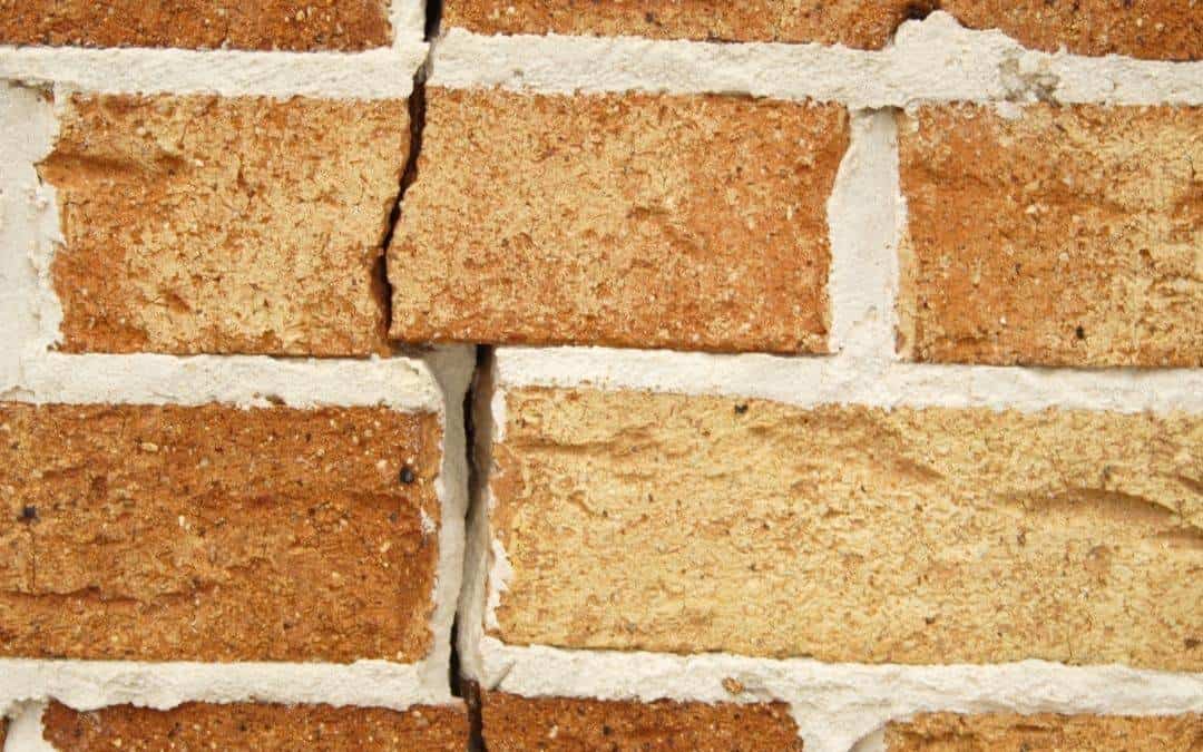 Cracks-At-The-Corners-Masonry-Weaver