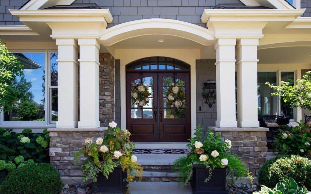 cultured-stone-garage-or-porch-accents-2022-design-trends