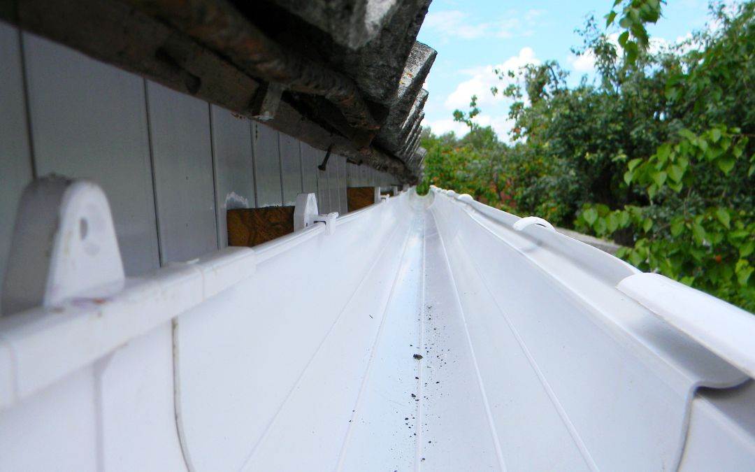 components-of-eavestroughs-trough-carries-water